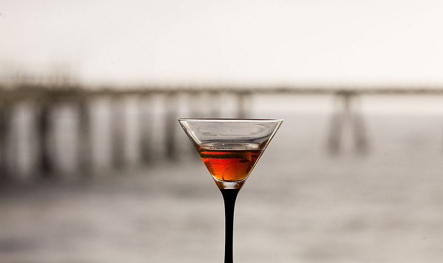 Cocktail at Sunset par thomas hawk